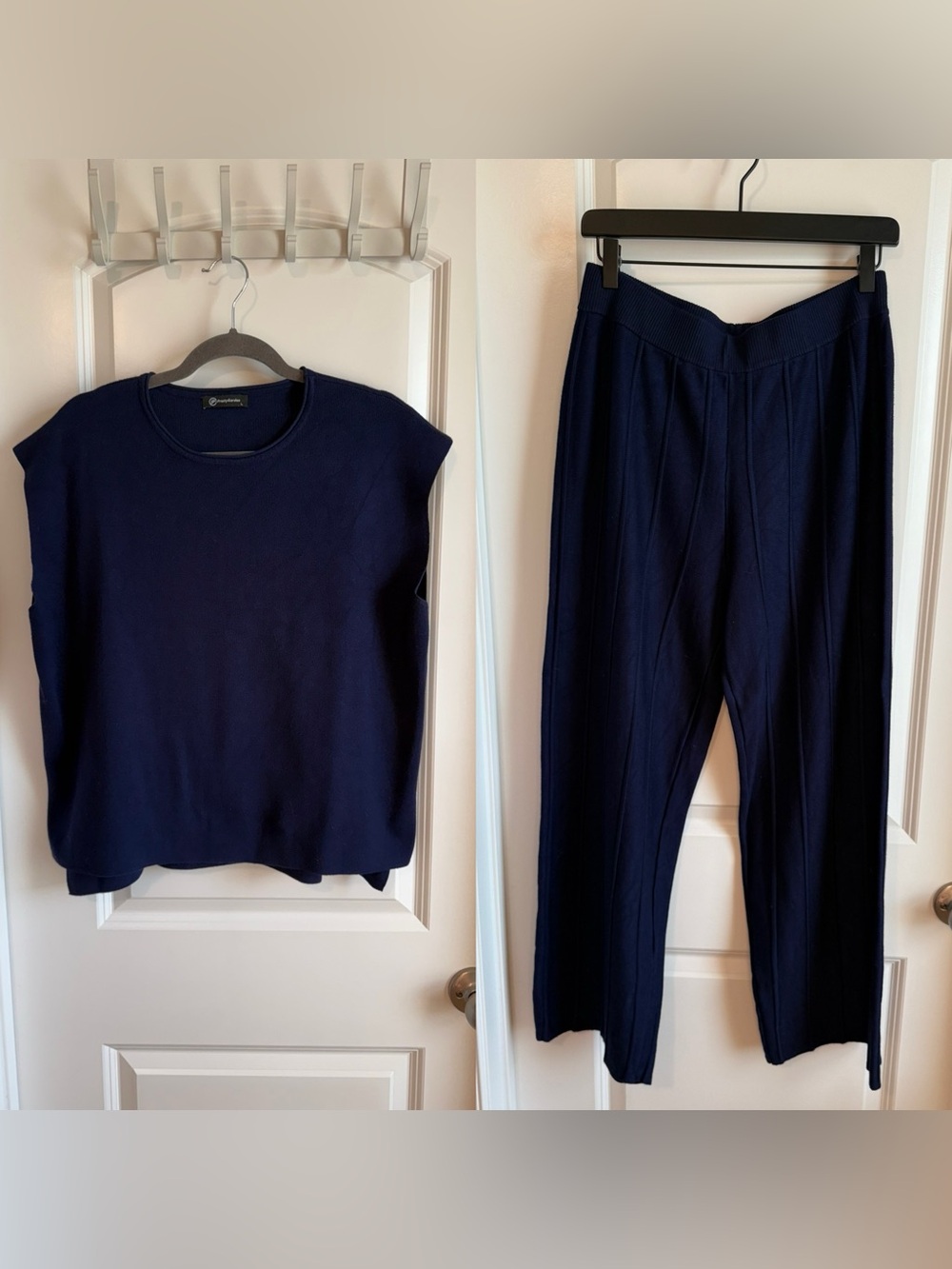 Navy Sleeveless Top and Wide-Leg Pant Comfy Coordinated Set - Picture 3 of 9